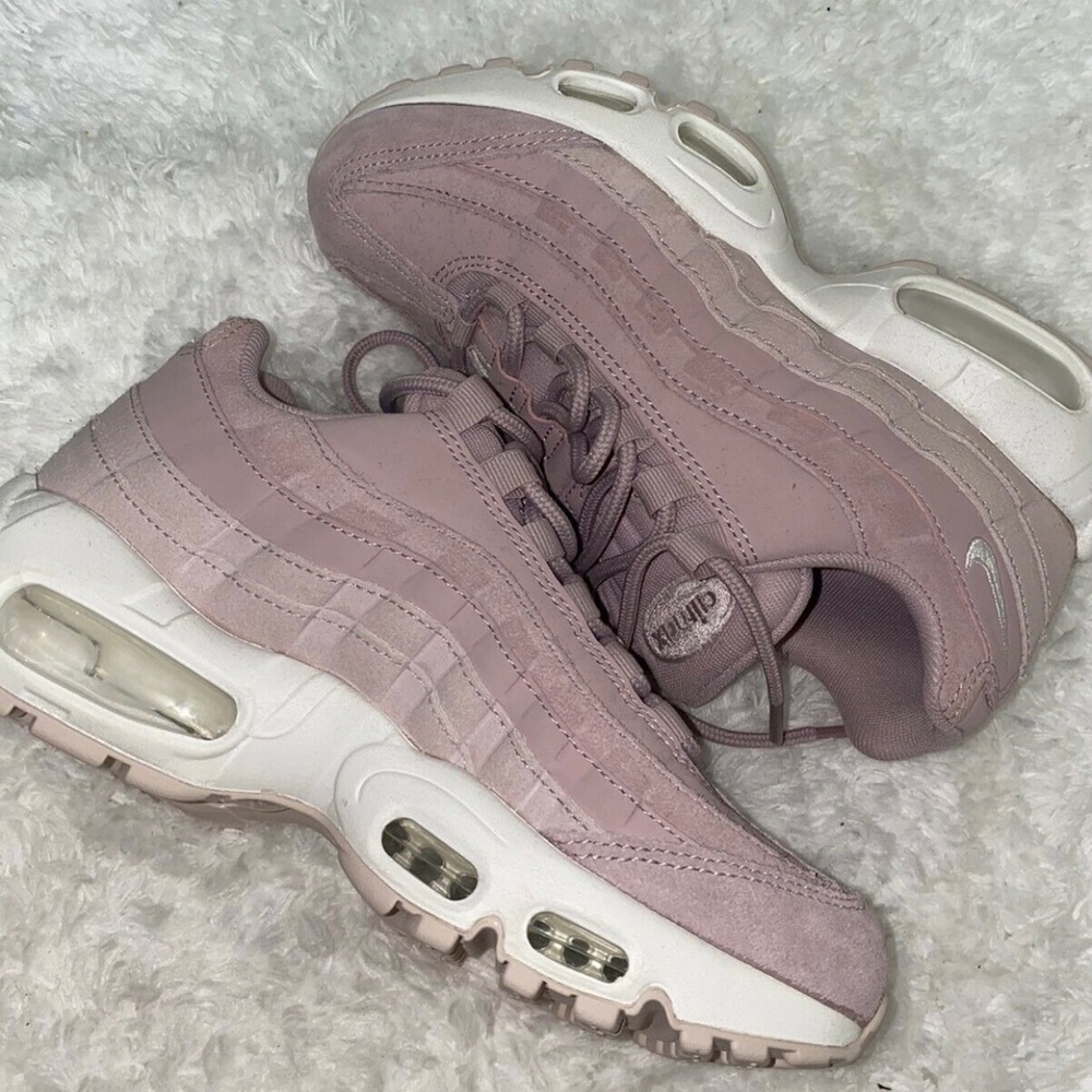 Women’s Nike Air Max 95 Premium ‘BARELY ROSE’ - Picture 1 of 6